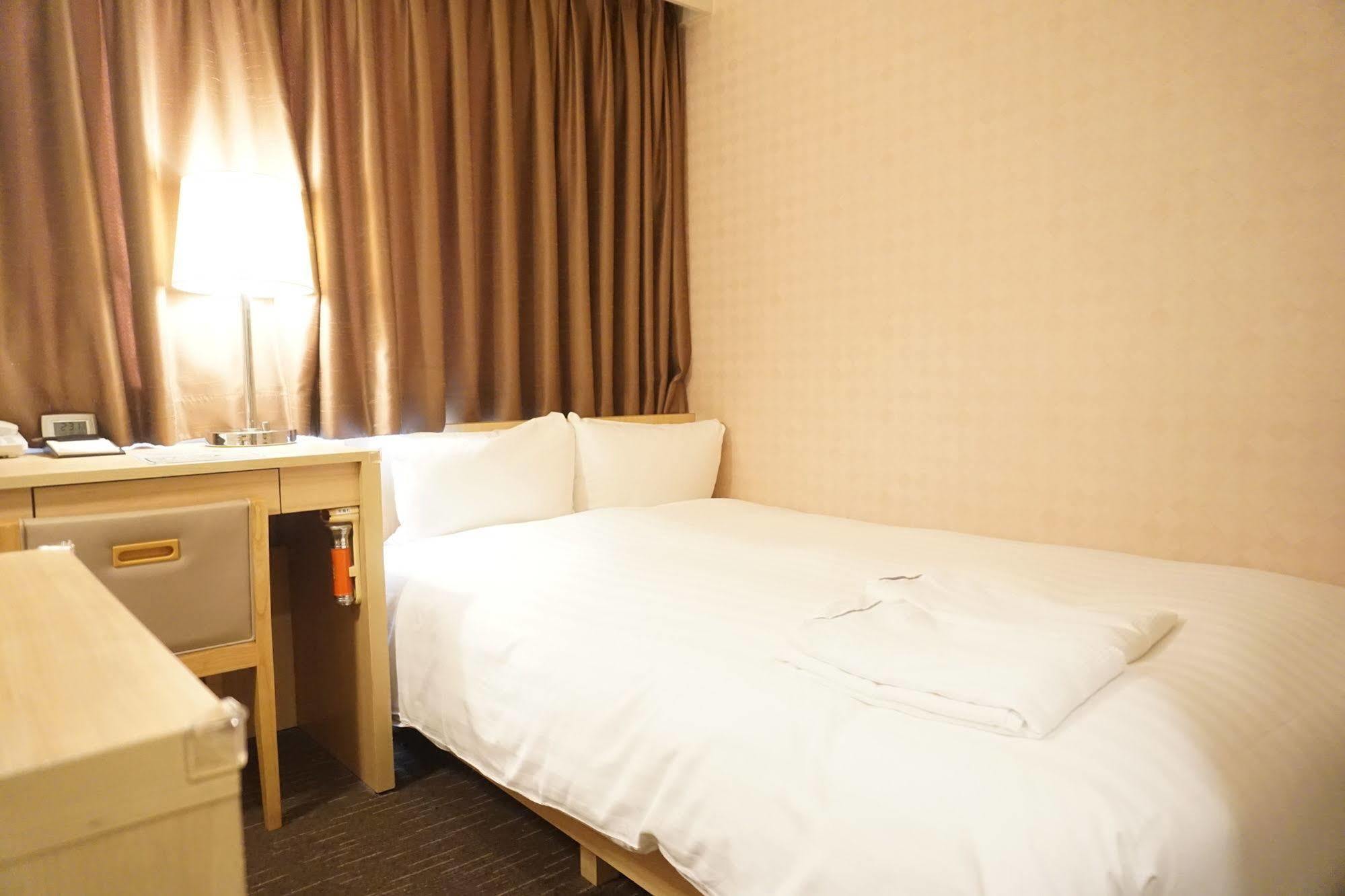 Hotel Sunline Fukuoka Hakata Ekimae מראה חיצוני תמונה